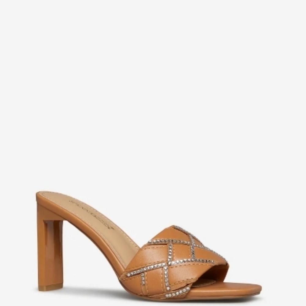 NWT ISHAH BLOCK HEEL SANDAL Size 9 ShoeDazzle